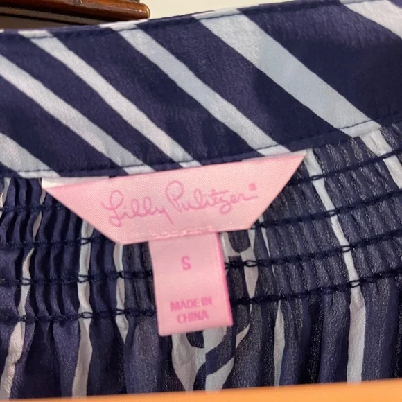 Beautiful Lilly Pulitzer silk tunic. - Picture 2 of 2